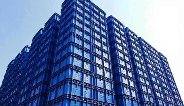 塑料周转箱在仓储场景中的质量问题与应对策略